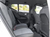 Neu Volvo XC40 Plus 197 PS (144 kW) 2025 Weiß SUV