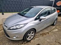 Gebraucht Ford Fiesta 82 PS (60 kW) 2012 Silber Kleinwagen