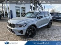 Neu Volvo XC40 Plus 163 PS (119 kW) 2026 Grau SUV