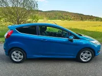 Gebraucht Ford Fiesta Titanium 101 PS (74 kW) 2013 Blau Kleinwagen