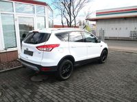 Gebraucht Ford Kuga Trend 150 PS (110 kW) 2015 Weiß SUV