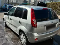 Usata Ford Fiesta 95 CV (69 kW) 2006 Argento Utilitaria