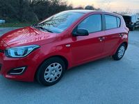Gebraucht Hyundai i20 86 PS (63 kW) 2013 Rot Kleinwagen