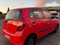 Gebraucht Hyundai i10 69 PS (50 kW) 2013 Rot Kleinwagen