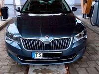 Gebraucht Skoda Superb Active 150 PS (110 kW) 2016 Grau Limousine