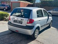 Gebraucht Hyundai Getz Basis 67 PS (49 kW) 2009 Silber Kleinwagen
