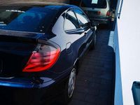 Gebraucht Mercedes C180 129 PS (94 kW) 2001 Blau Coupé