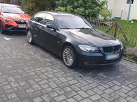Gebraucht BMW 320 174 PS (127 kW) 2007 Schwarz Limousine