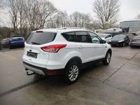 Gebraucht Ford Kuga Titanium 182 PS (133 kW) 2016 Weiß SUV