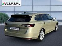 Gebraucht Skoda Superb Selection 150 PS (110 kW) 2025 Ice tea beige metallic Kombi