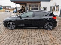 Gebraucht Ford Focus ST-Line 125 PS (91 kW) 2018 Schwarz Limousine
