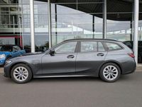 Gebraucht BMW 330e Sport Line 292 PS (214 kW) 2022 Grau Kombi