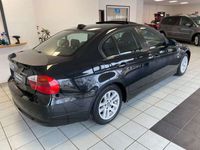 gebraucht BMW 318 d**Sitzheizung+Navi+GSD+Tempomat**