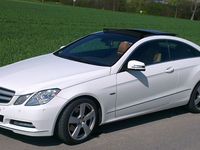 Gebraucht Mercedes E220 Avantgarde 170 PS (125 kW) 2012 Weiß Coupé
