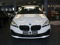 gebraucht BMW 218 Aut. Advantage - Navi - PDc - SHZ -