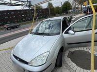 Usata Ford Focus 75 CV (55 kW) 2004 Argento Utilitaria