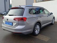 Gebraucht VW Passat Business 150 PS (110 kW) 2023 Silber Kombi