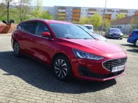 Gebraucht Ford Focus Titanium 125 PS (91 kW) 2024 Rot Limousine