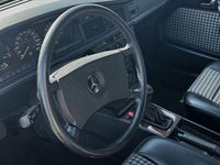 Second-hand Mercedes 190 185 CP (136 kW) 1985 Gri Berlinǎ