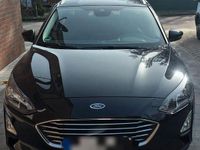 Gebraucht Ford Focus Titanium 125 PS (91 kW) 2021 Schwarz Kombi