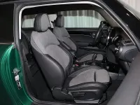 Gebraucht Mini Cooper SE Hatch 135 kW (184 PS) 2023 British racing green Kleinwagen