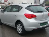 Gebraucht Opel Astra Edition 116 PS (85 kW) 2010 Silber Limousine