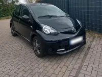 Gebraucht Toyota Aygo 68 PS (50 kW) 2013 Schwarz Kleinwagen