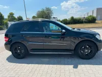 Gebraucht Mercedes ML350 231 PS (169 kW) 2011 Schwarz SUV