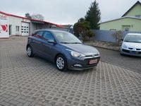 Gebraucht Hyundai i20 75 PS (55 kW) 2016 Grau Kleinwagen