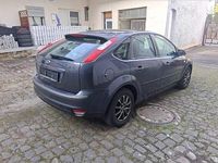Gebraucht Ford Focus 105 PS (77 kW) 2006 Blau Kleinwagen