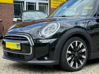 Gebraucht Mini Cooper Classic 136 PS (100 kW) 2021 Schwarz Kleinwagen