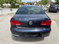 Gebraucht VW Passat Comfortline 122 PS (89 kW) 2014 Blau Limousine