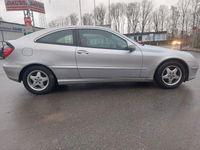 Gebraucht Mercedes C180 129 PS (94 kW) 2002 Grau Coupé
