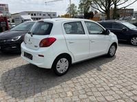Gebraucht Mitsubishi Space Star Basis 71 PS (52 kW) 2018 Weiß Kleinwagen