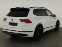 Gebraucht VW Tiguan Allspace R-line 190 PS (139 kW) 2023 Oryxweiß perlmutteffekt SUV
