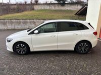 Usado Mercedes B200 150 HP (110 kW) 2021 Branco Monovolume