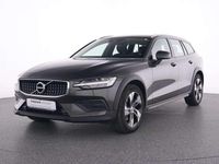 Gebraucht Volvo V60 CC Pro 197 PS (144 kW) 2022 Grau pine grey / metallic Kombi