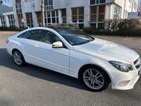 Gebraucht Mercedes E220 170 PS (125 kW) 2013 Weiß Coupé