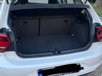 Gebraucht VW Polo Trendline 75 PS (55 kW) 2018 Weiß Kleinwagen