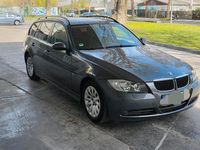 Gebraucht BMW 320 150 PS (110 kW) 2007 Grau Kombi