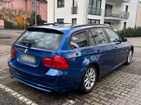 Gebraucht BMW 320 184 PS (135 kW) 2010 Blau Kombi