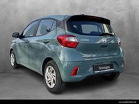 Gebraucht Hyundai i10 Select 63 PS (46 kW) 2025 Mangrove green / mic Kleinwagen