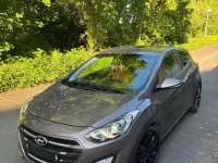 Gebraucht Hyundai i30 128 PS (94 kW) 2013 Braun Kleinwagen