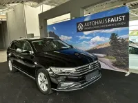Gebraucht VW Passat Elegance 200 PS (147 kW) 2023 Schwarz perleffekt Kombi