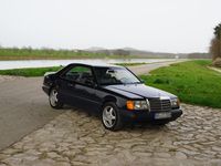 Gebraucht Mercedes E300 179 PS (131 kW) 1987 Blau Coupé