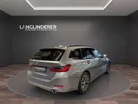 Gebraucht BMW 320 190 PS (139 kW) 2024 Skyscraper grau metallic Kombi