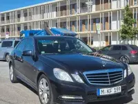 Gebraucht Mercedes E220 Avantgarde 170 PS (125 kW) 2010 Blau Limousine