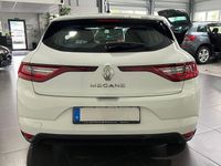 Gebraucht Renault Mégane IV 116 PS (85 kW) 2019 Weiß Limousine