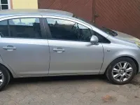 Gebraucht Opel Corsa 90 PS (66 kW) 2009 Silber Kleinwagen