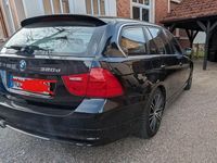 Gebraucht BMW 320 184 PS (135 kW) 2010 Schwarz Kombi